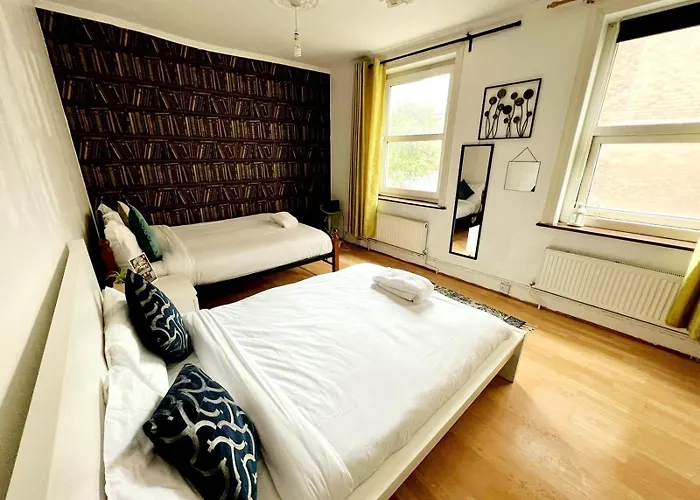 Bed and Breakfast Twenty Five London